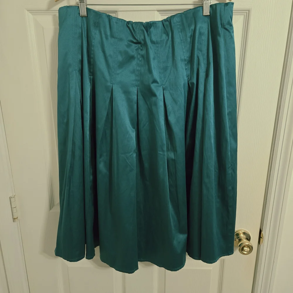Lane Bryant Green Aline Fit And Flare Skirt Size 18